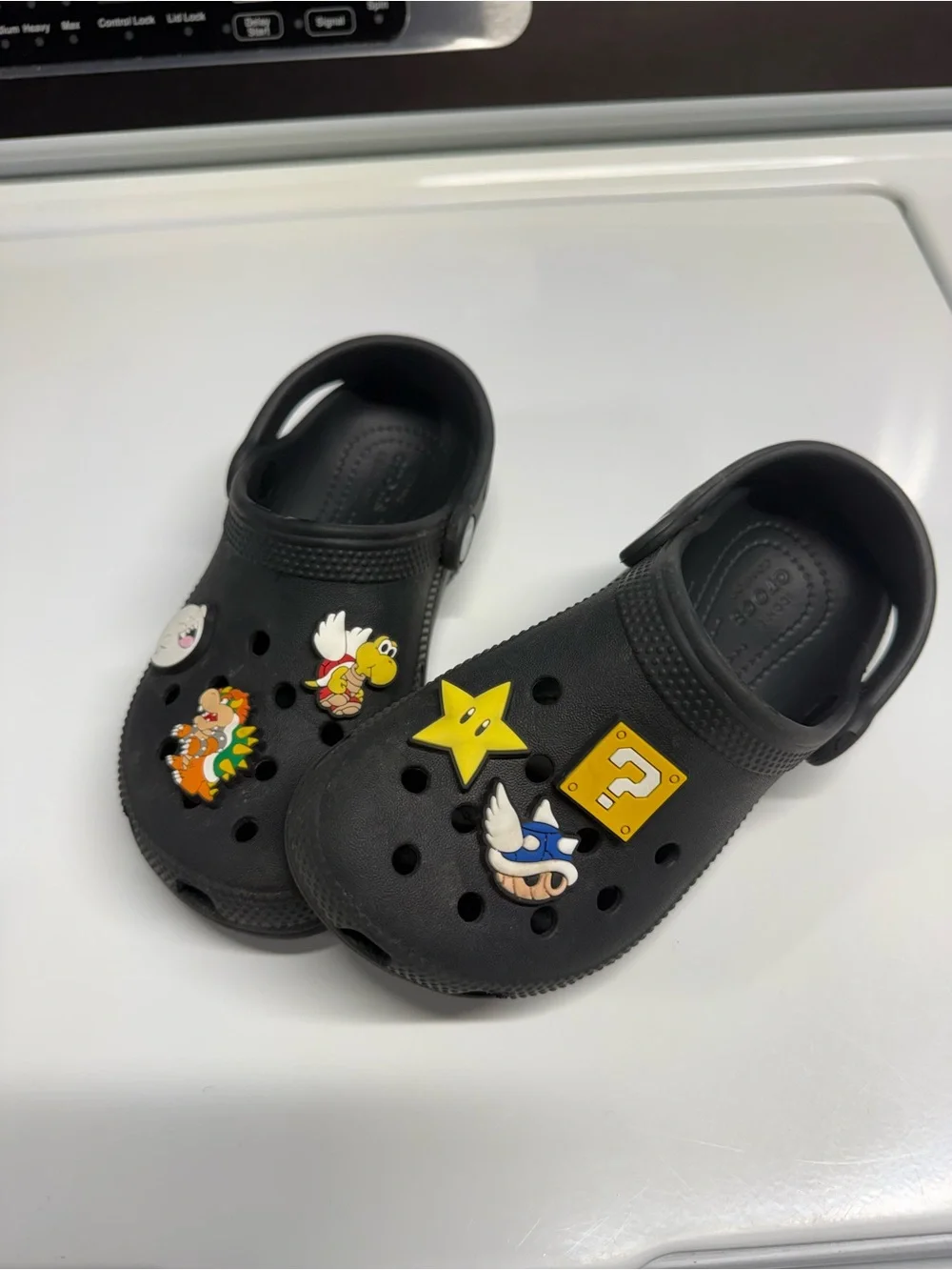 CROCS Black Kids Clogs with Super Mario Character Jibbitz